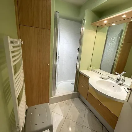 Tania, Hyper Centre-ville De Avec Parking