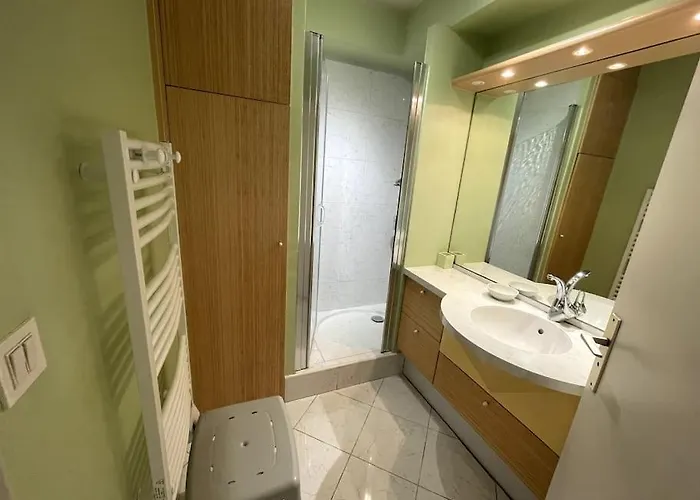 Tania, Hyper Centre-ville De Avec Parking